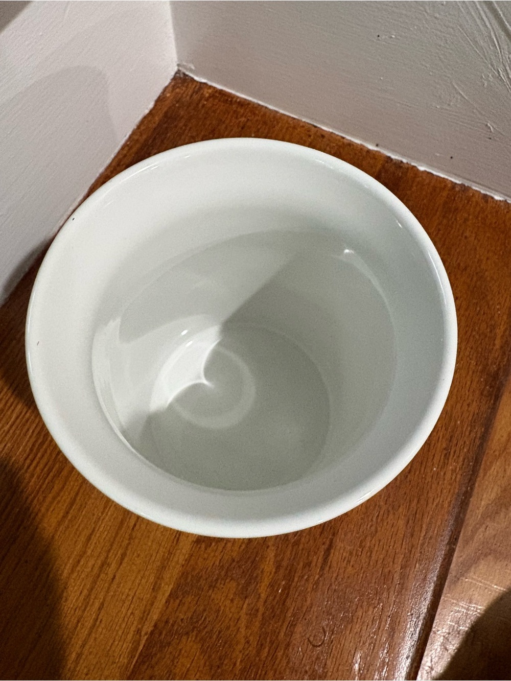 Le Creuset White Ceramic 1L Utensil Crock - Picture 5 of 6